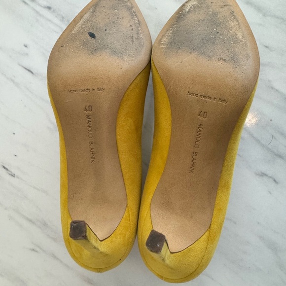 Manolo Blahnik in Yellow! - Picture 5 of 7